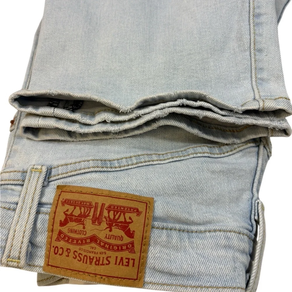 Levi’s Women’s Ribcage Ankle Straight Button Fly Light Wash Jeans | Size 28x27